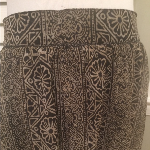 High low skirt - Picture 2 of 4